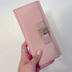 SALVATORE FERRAGAMO Ladies 'Vara' Bow Leather Pink Wallet 'Bonbon' w/ Logo